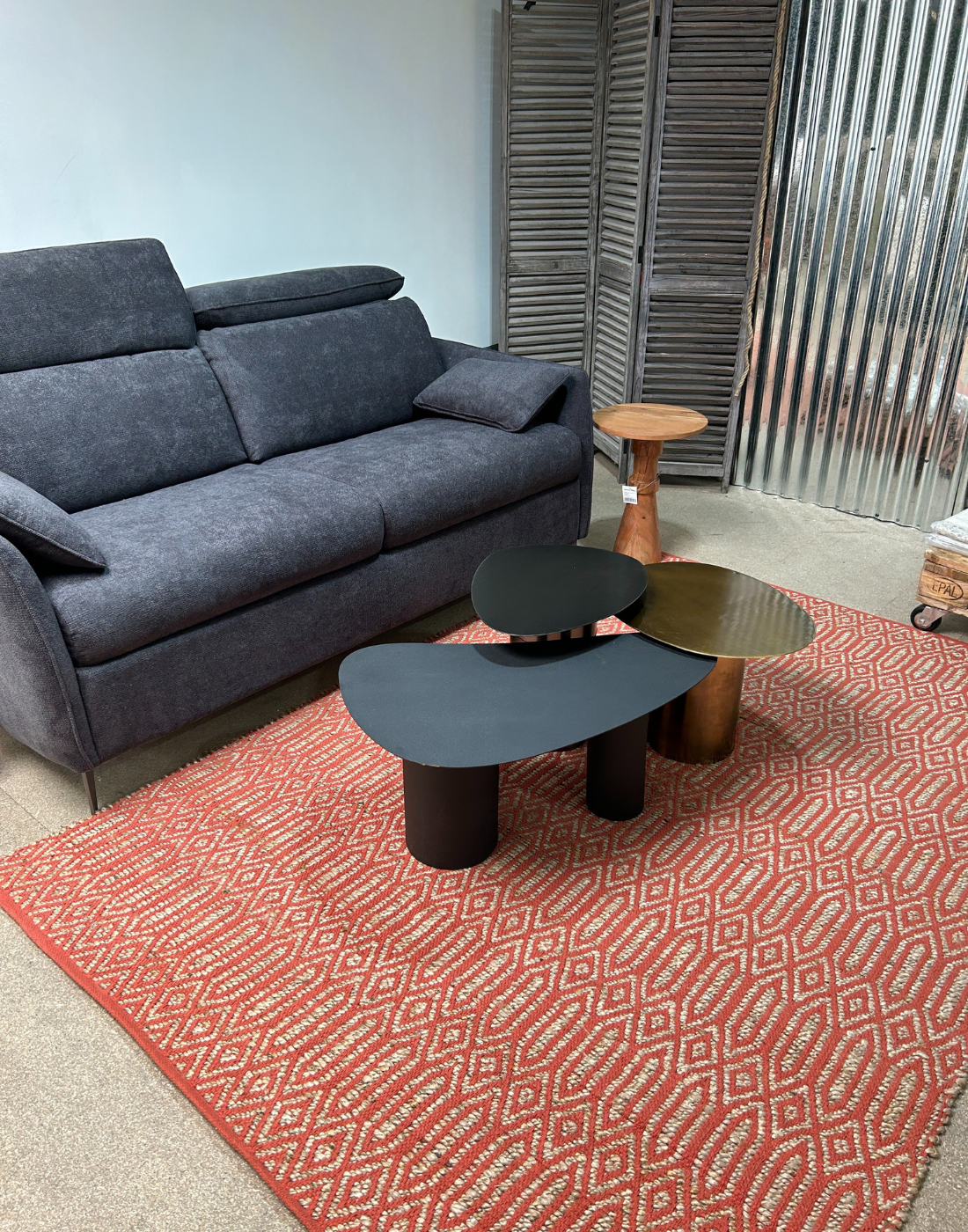 23 Le Tapis 20 JUTE à la couleur terracotta, apportera chaleur et convivialité à votre pièce.
