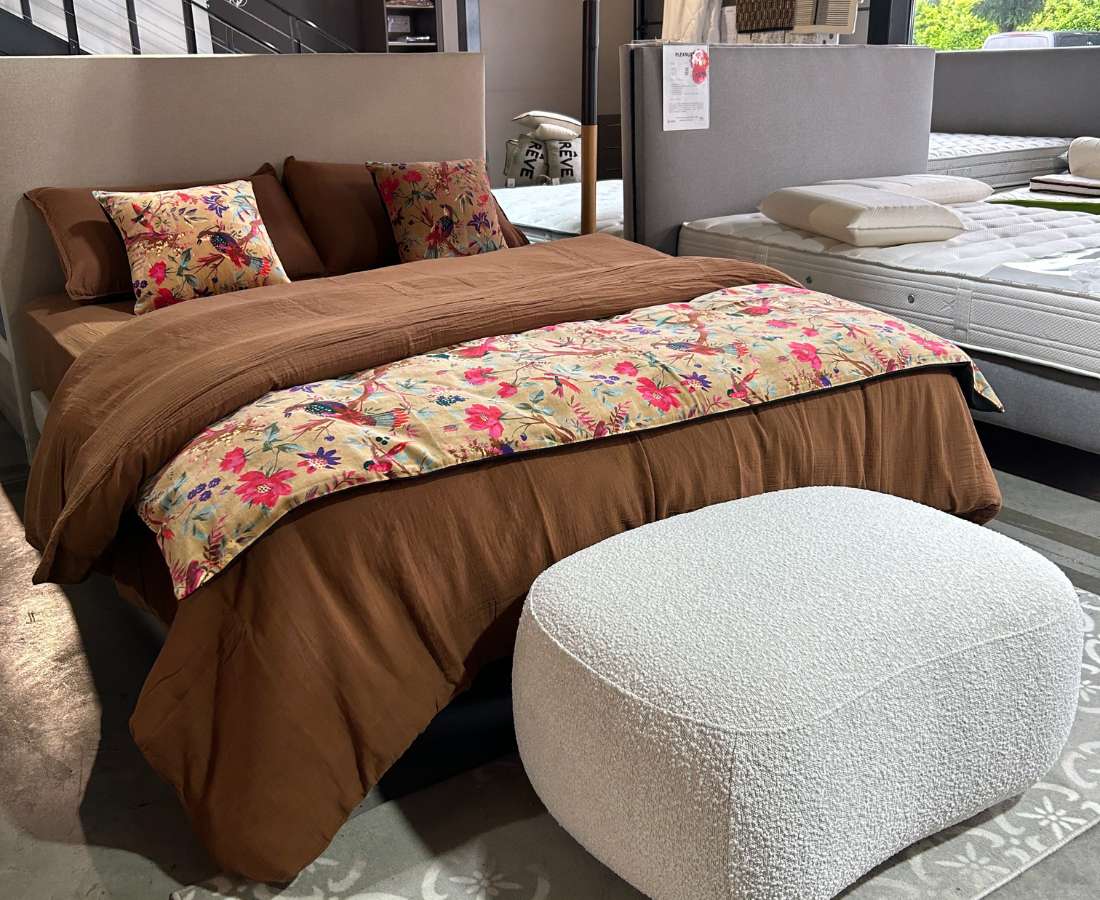 pouf bali devant lit