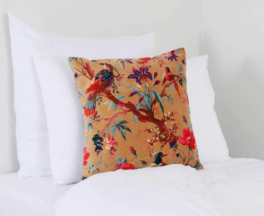 coussin birdy 45_45 sur oreiller