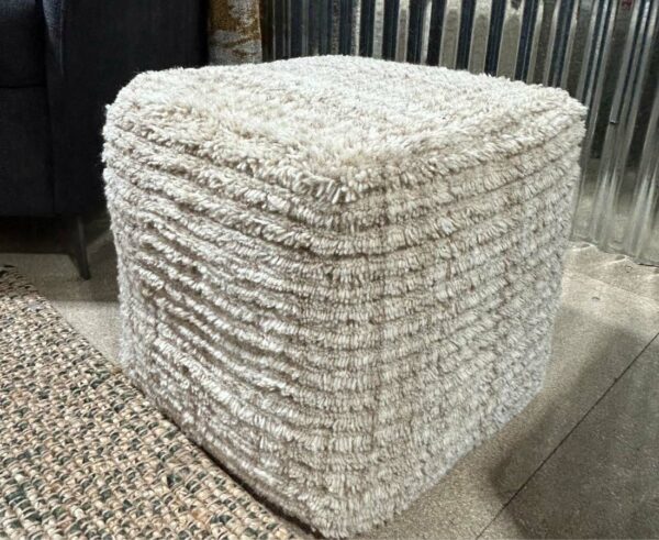 pouf en laine